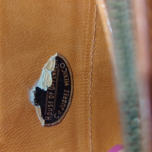 Gaitan Vintage Tooled Leather Purse - Picture 14 of 16